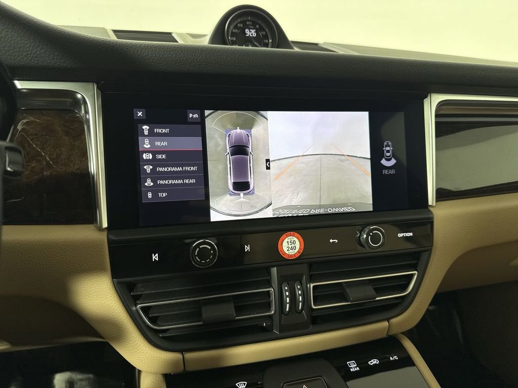 Certified 2024 Porsche Macan image 30