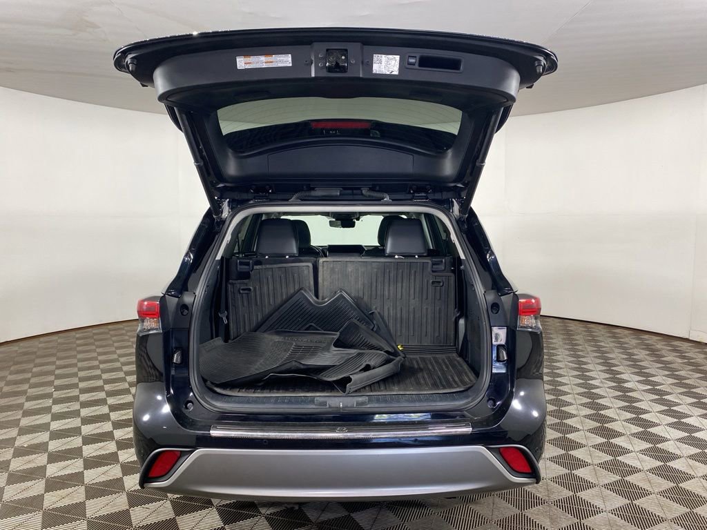Used 2023 Toyota Highlander Platinum AWD/4WD image 36