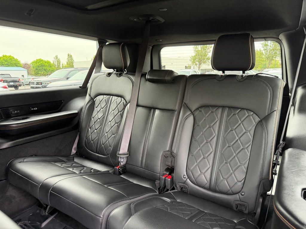 Used 2024 Jeep Grand Wagoneer L Series III AWD/4WD image 31