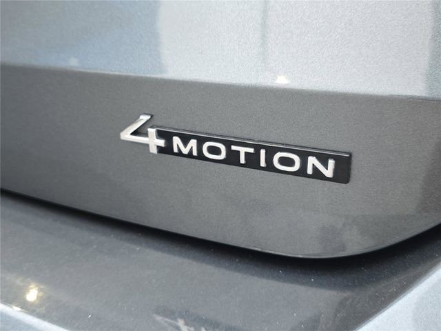 Used 2025 Volkswagen Taos SEL image 5