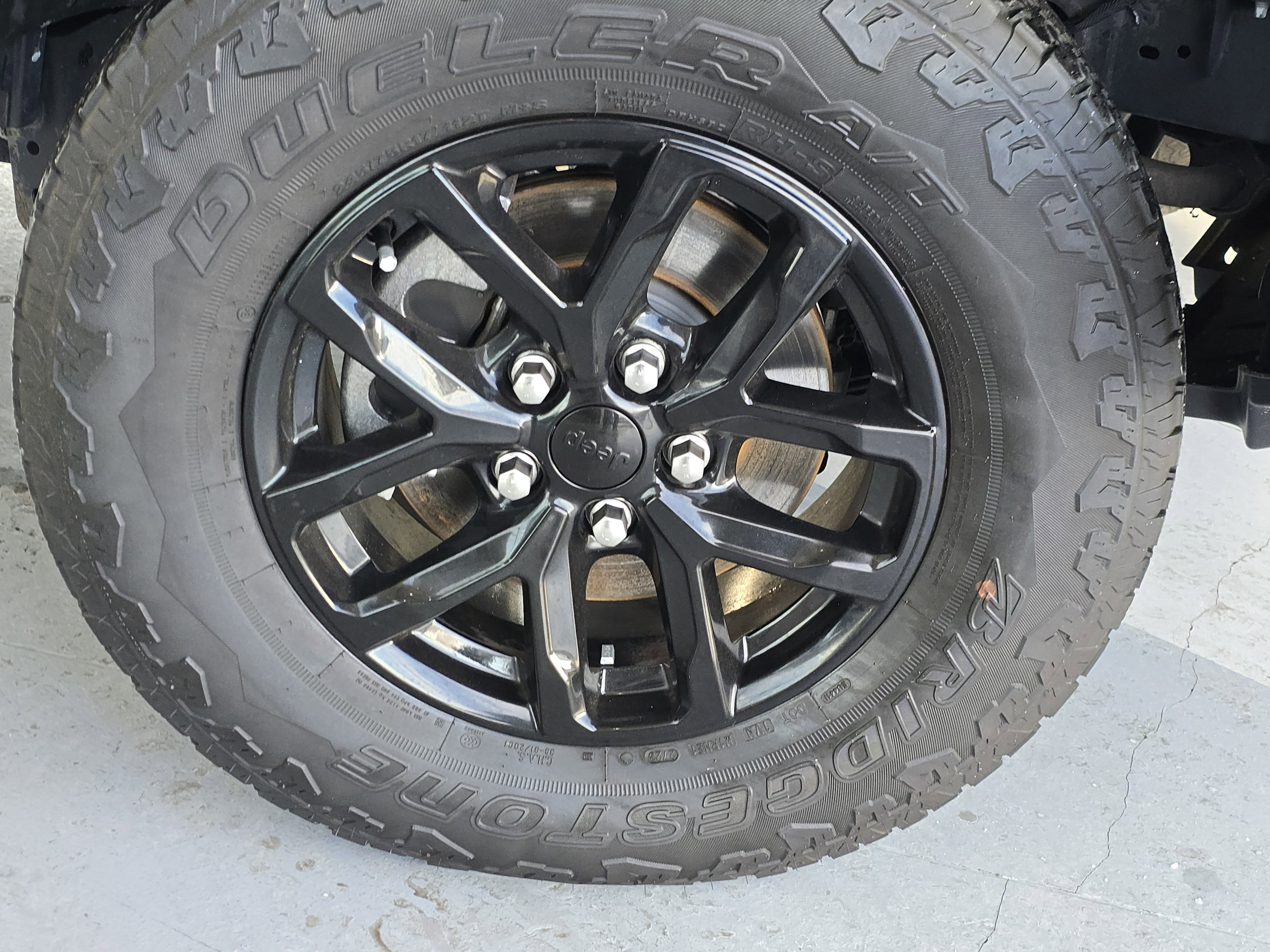 Used 2023 Jeep Gladiator Sport image 8