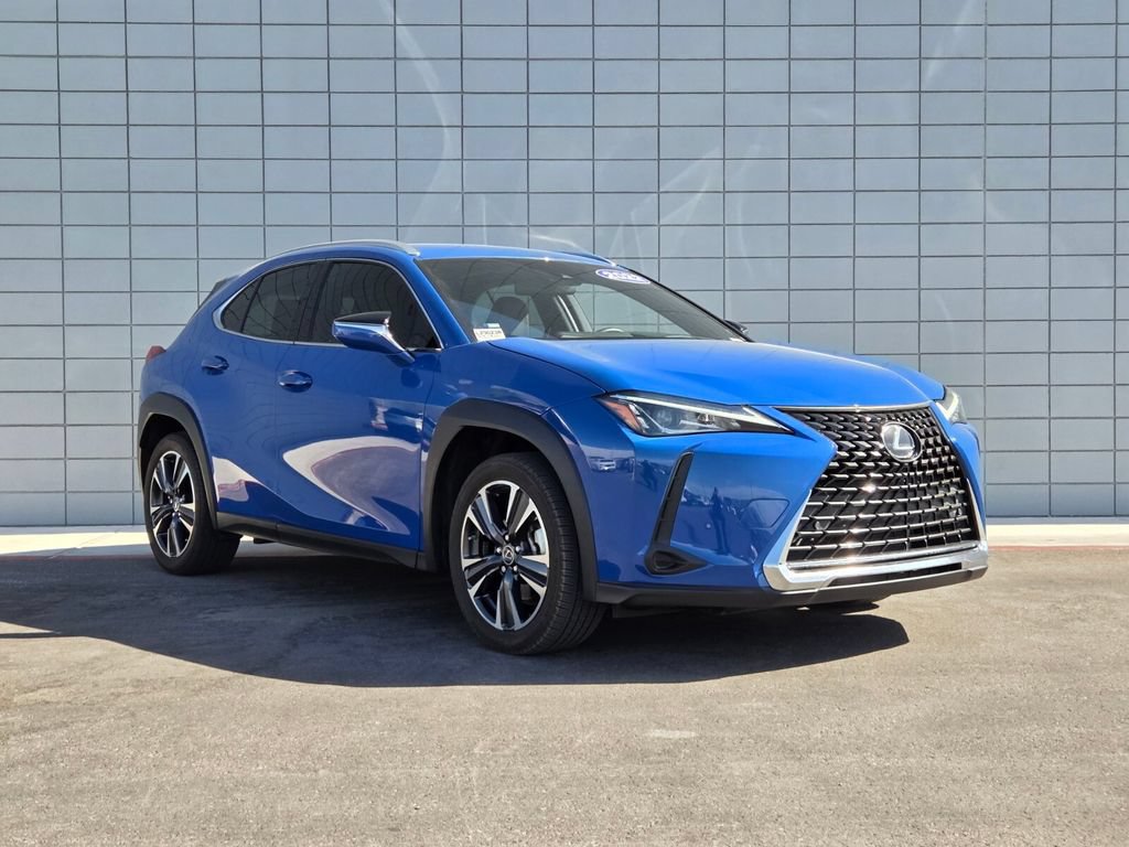 Used 2022 Lexus UX 200 w/ Accessory Package (Z1) FWD image 6