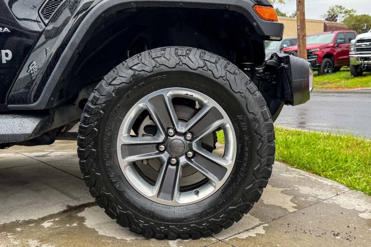 Used 2019 Jeep Wrangler Unlimited Sahara w/ Uconnect 4C Nav & Sound Group AWD/4WD image 6