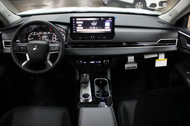 New 2026 Mitsubishi Outlander ES image 20