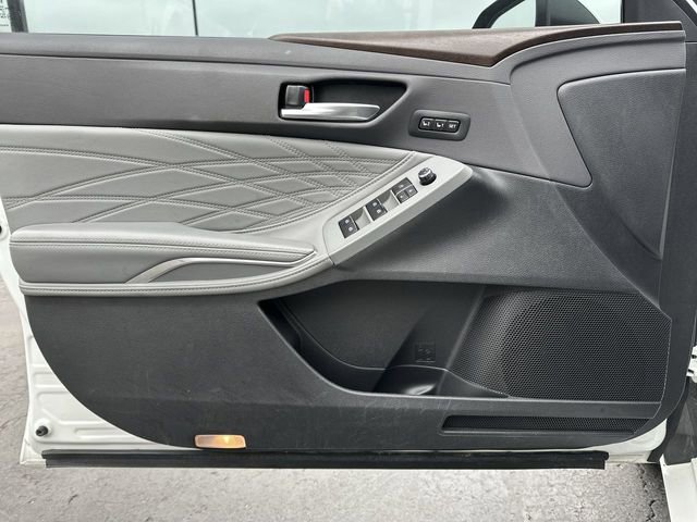 Used 2021 Toyota Avalon Limited w/ Advanced Safety Package image 26