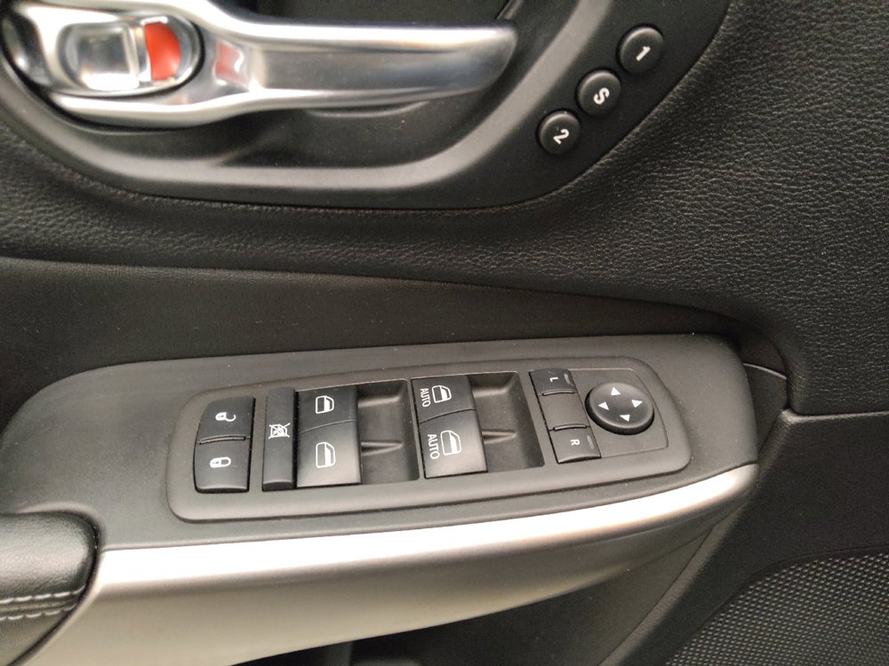 Used 2019 Jeep Cherokee High Altitude AWD/4WD image 27