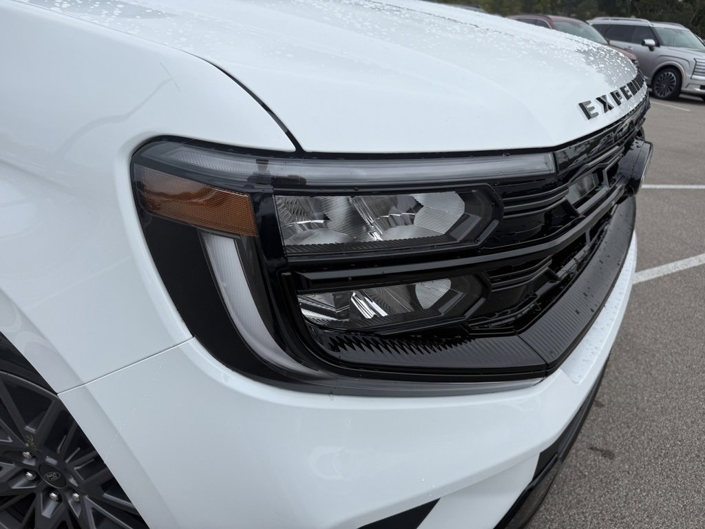 New 2025 Ford Expedition Platinum image 8