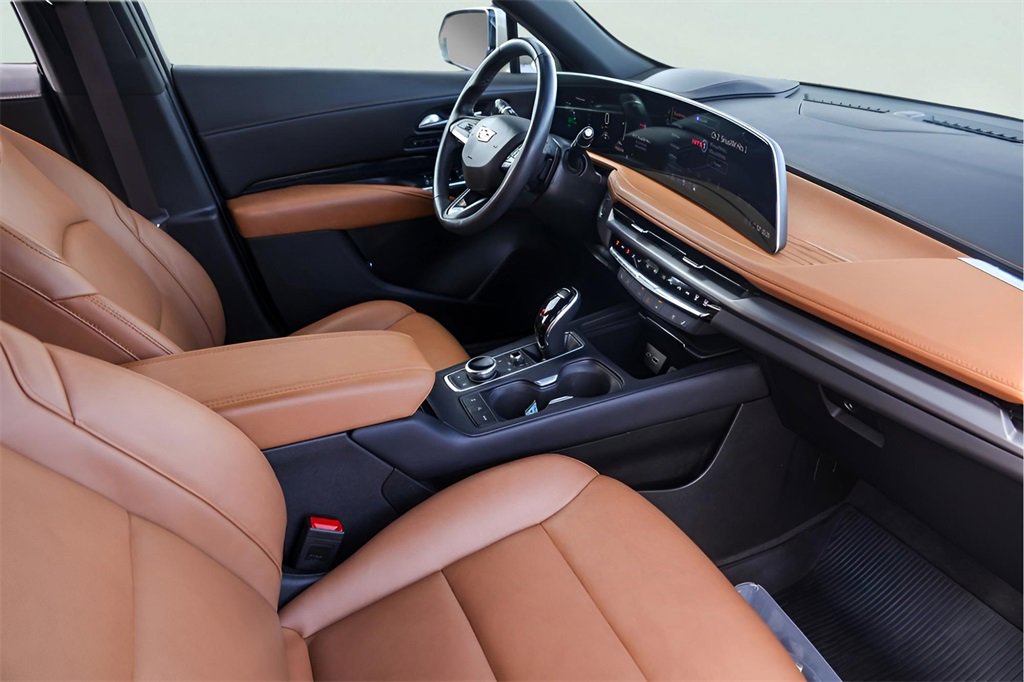 Used 2024 Cadillac XT4 Premium Luxury w/ Active Safety Package image 33