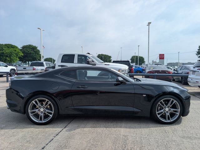 Used 2019 Chevrolet Camaro LT RWD image 3