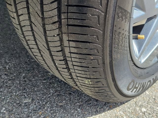 Used 2025 Hyundai Elantra Blue image 27