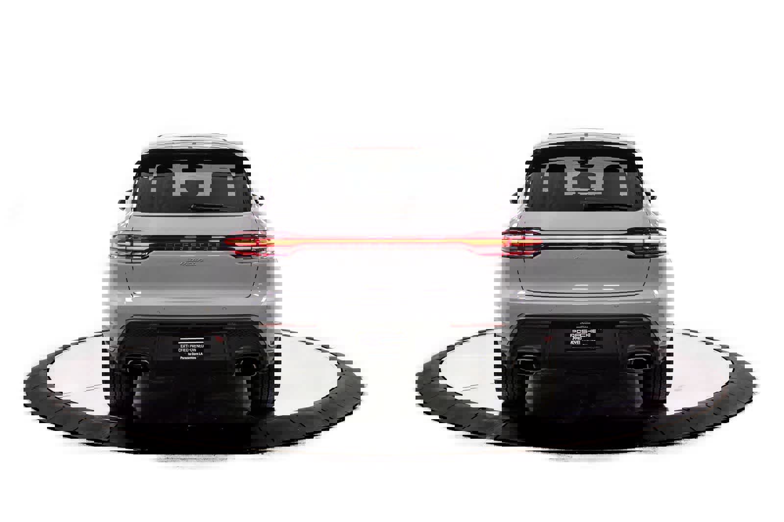 Certified 2026 Porsche Macan AWD/4WD image 6