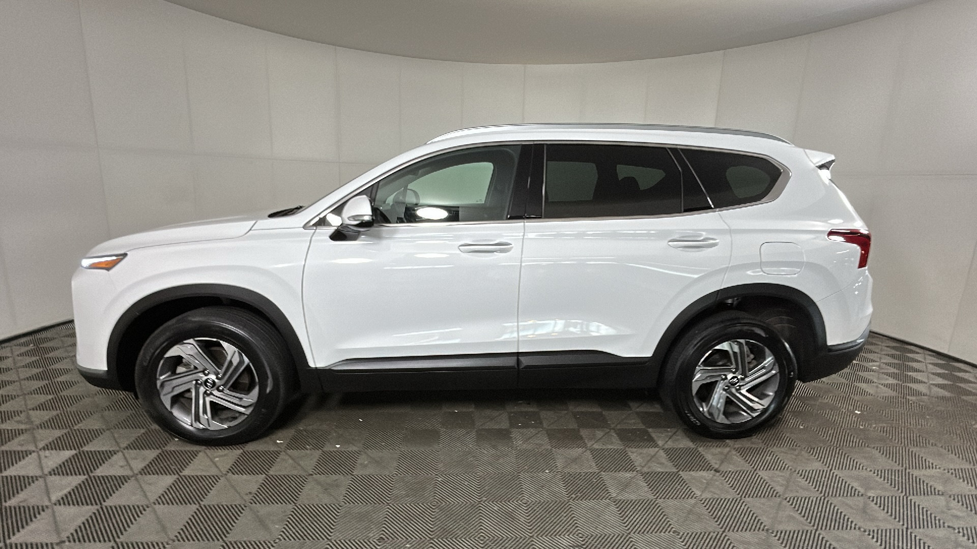 Certified 2023 Hyundai Santa Fe SEL AWD/4WD image 7