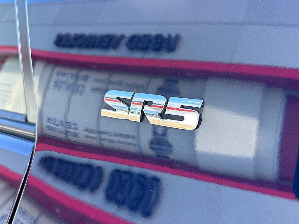 Certified 2018 Toyota 4Runner SR5 Premium AWD/4WD image 9