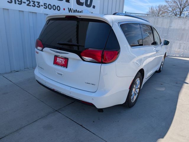 Used 2019 Chrysler Pacifica Limited FWD image 24