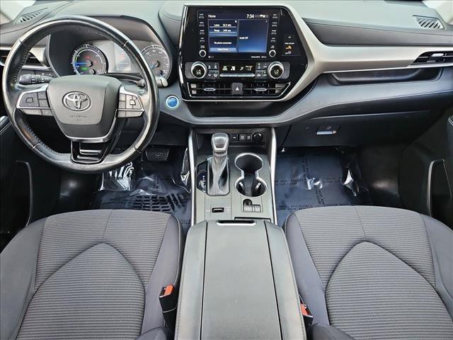 Used 2020 Toyota Highlander LE AWD/4WD image 17