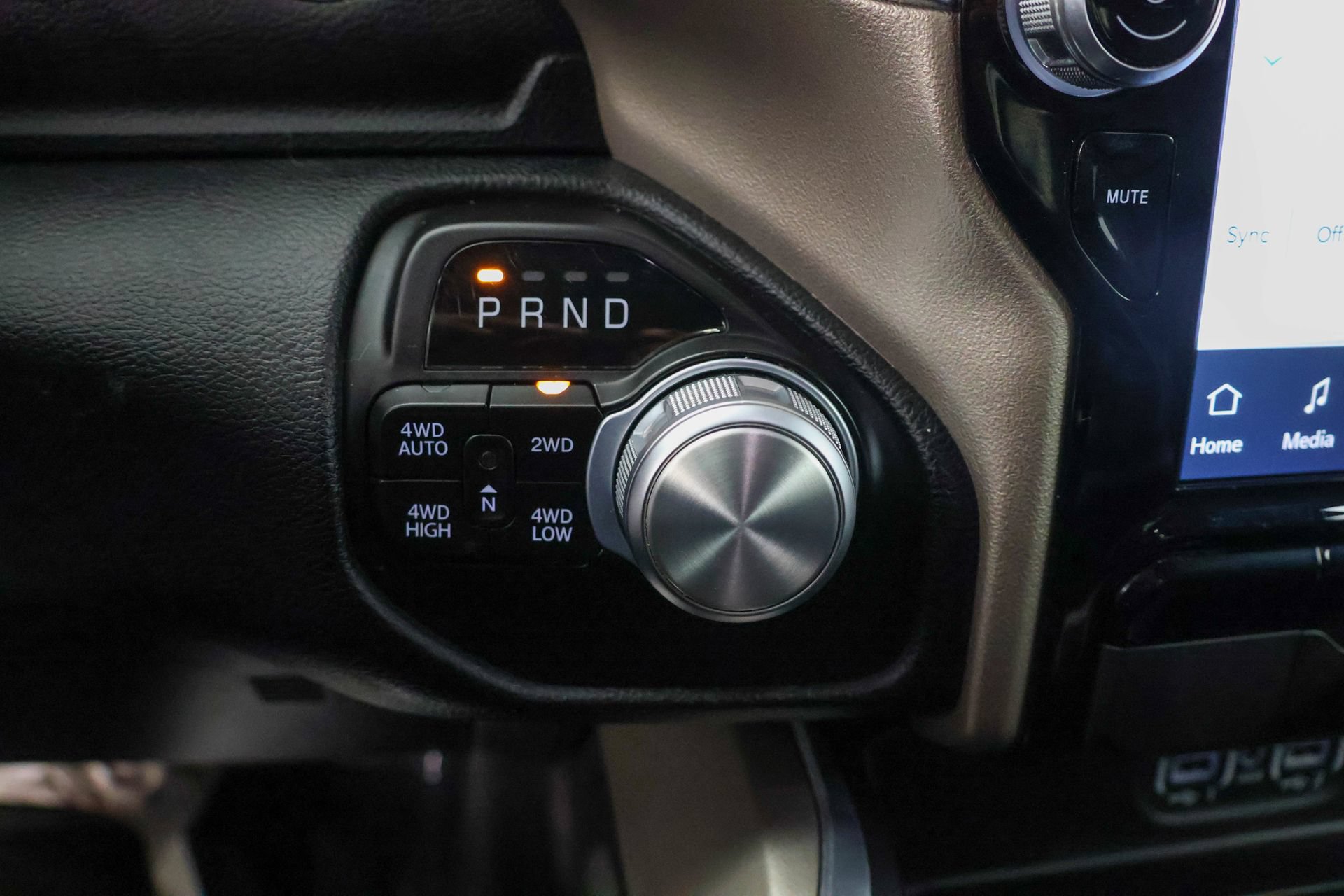 Used 2022 RAM 1500 Laramie AWD/4WD image 12