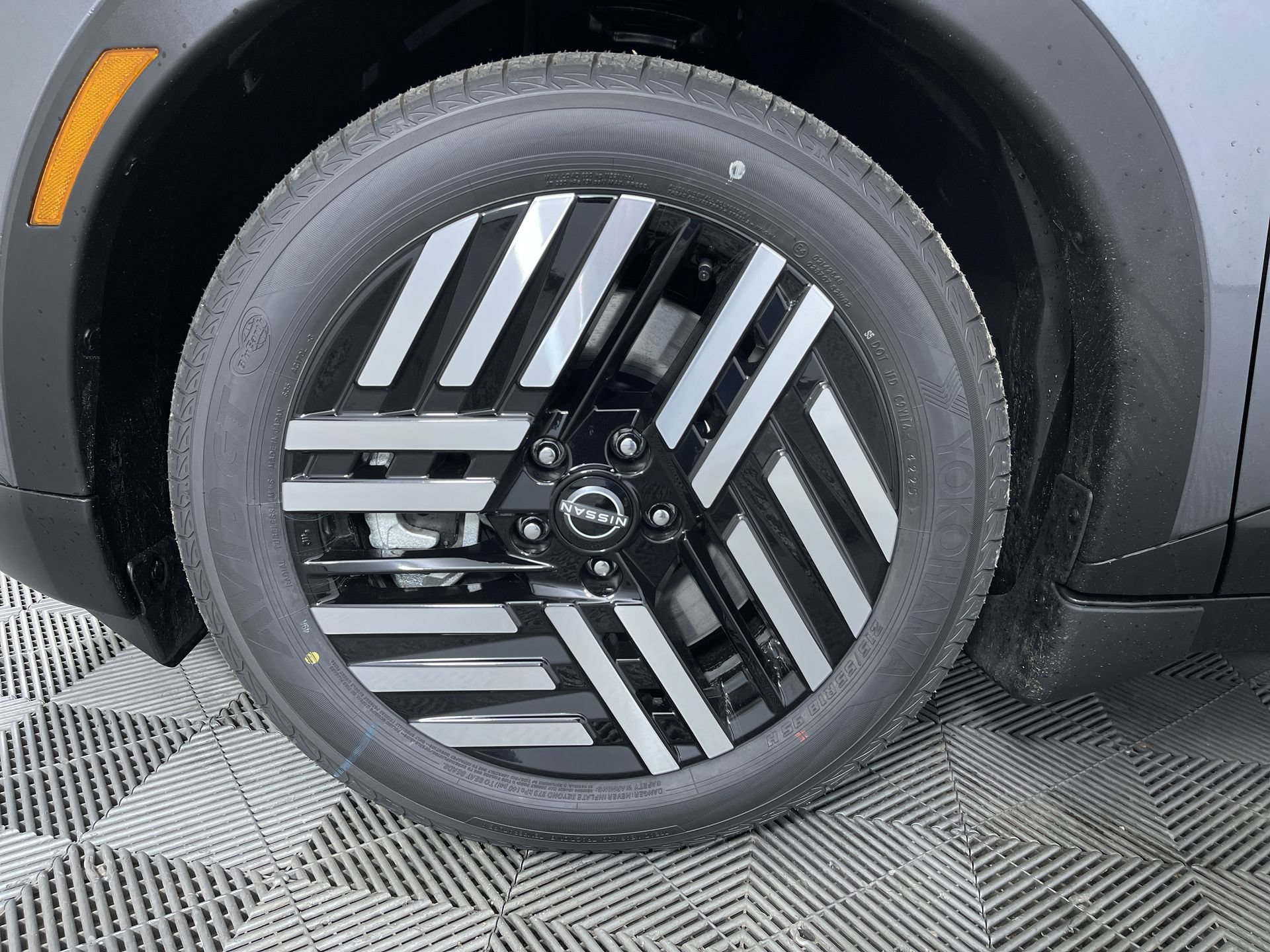 New 2026 Nissan Leaf SV+ w/ Floor Mat Package (SV+) FWD image 26