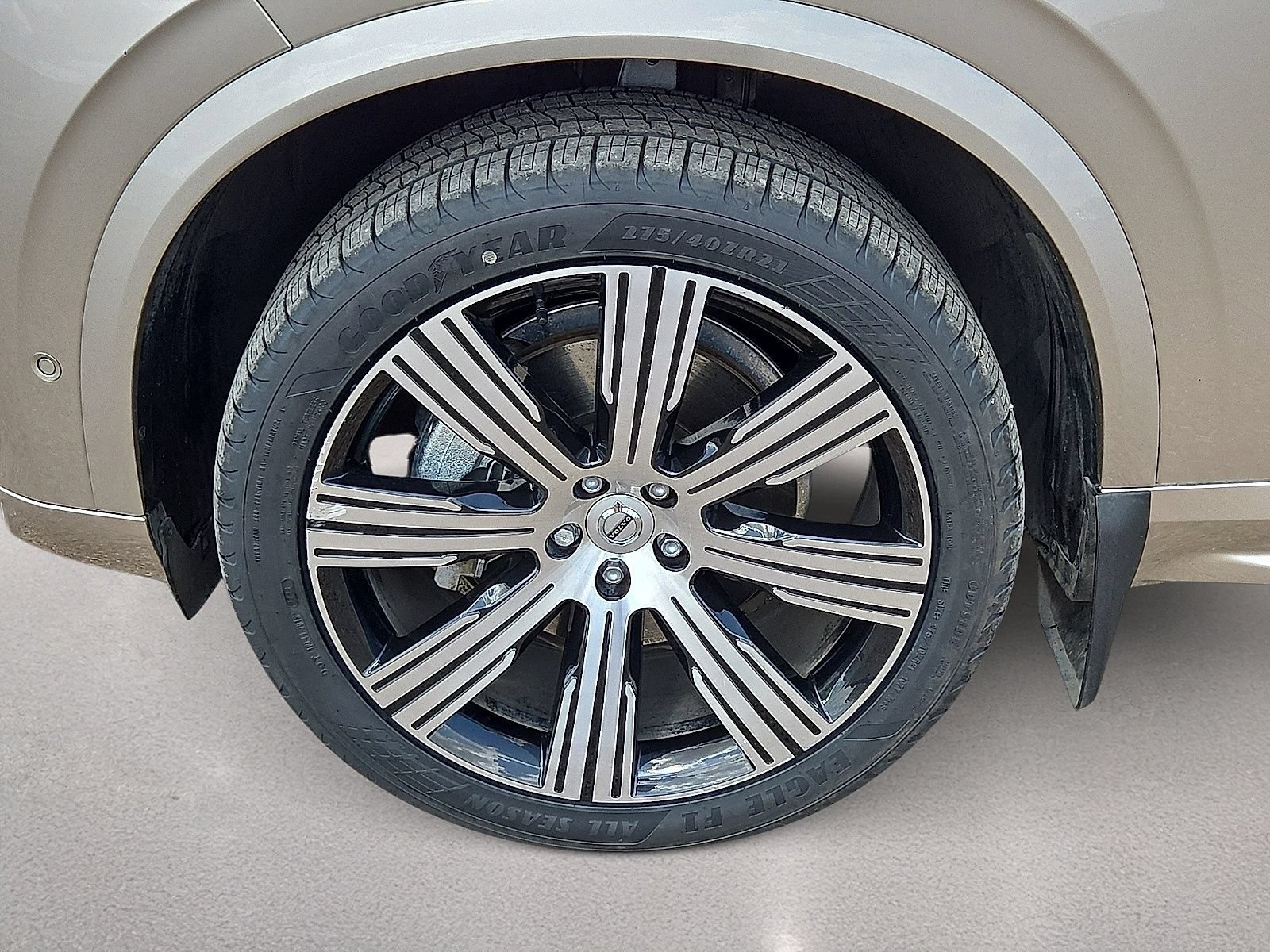 Used 2024 Volvo XC90 B6 Plus w/ Protection Package Premier AWD/4WD image 10