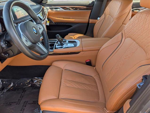Certified 2022 BMW 750i xDrive w/ Executive Package AWD/4WD image 17