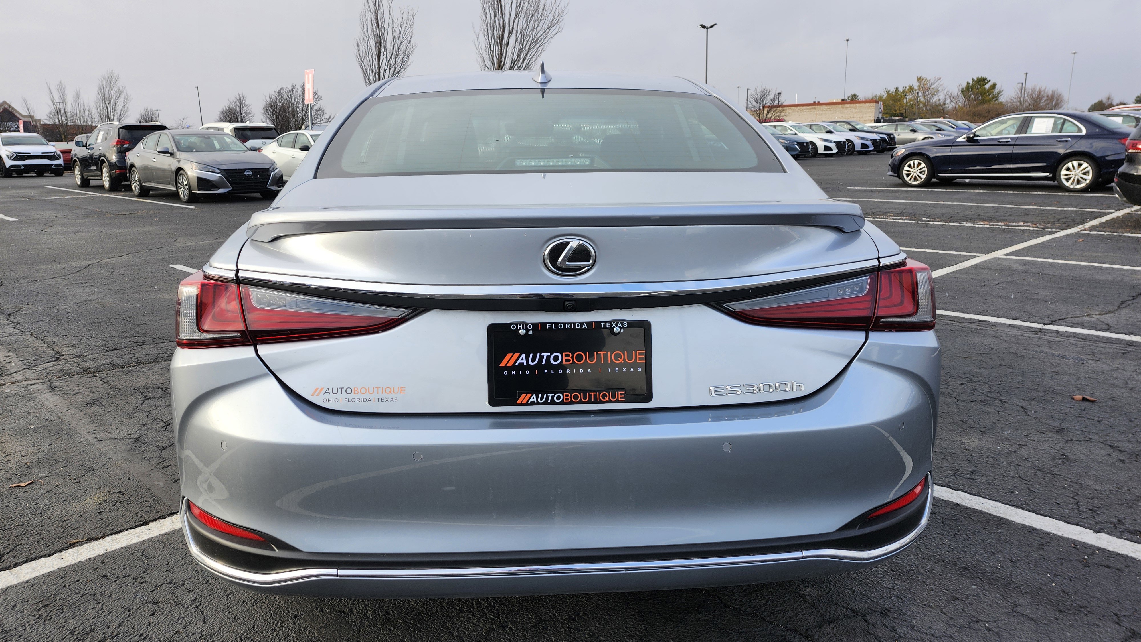 Used 2023 Lexus ES 300h w/ Luxury Package image 20