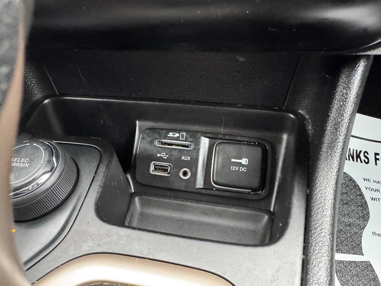 Used 2018 Jeep Cherokee Latitude w/ Altitude Package AWD/4WD image 21
