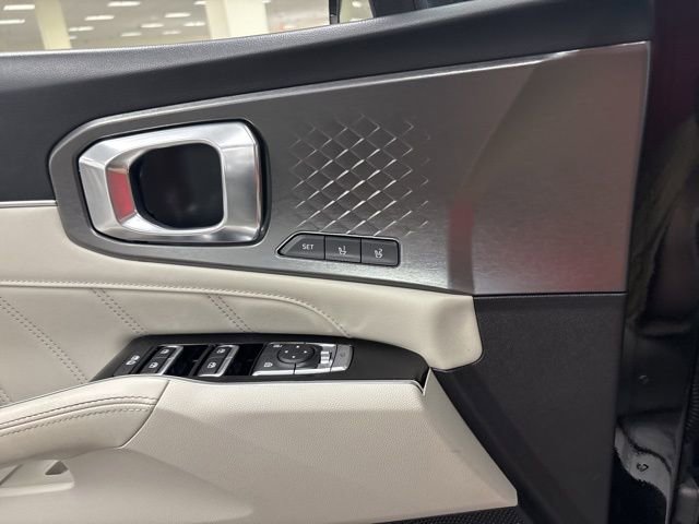 Used 2023 Kia Sorento SX Prestige image 28