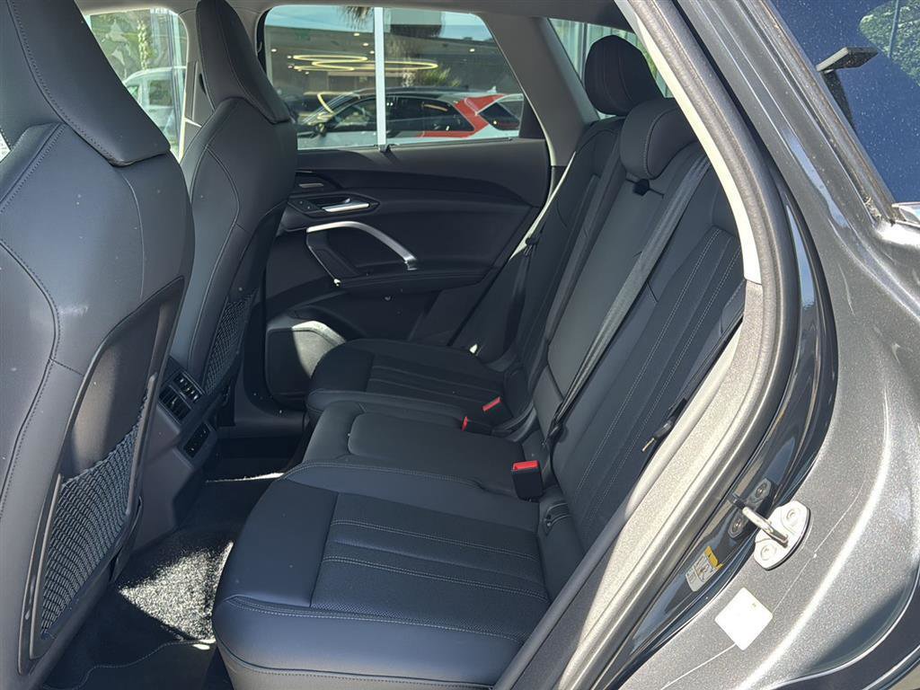 Used 2025 Audi Q5 Prestige image 16