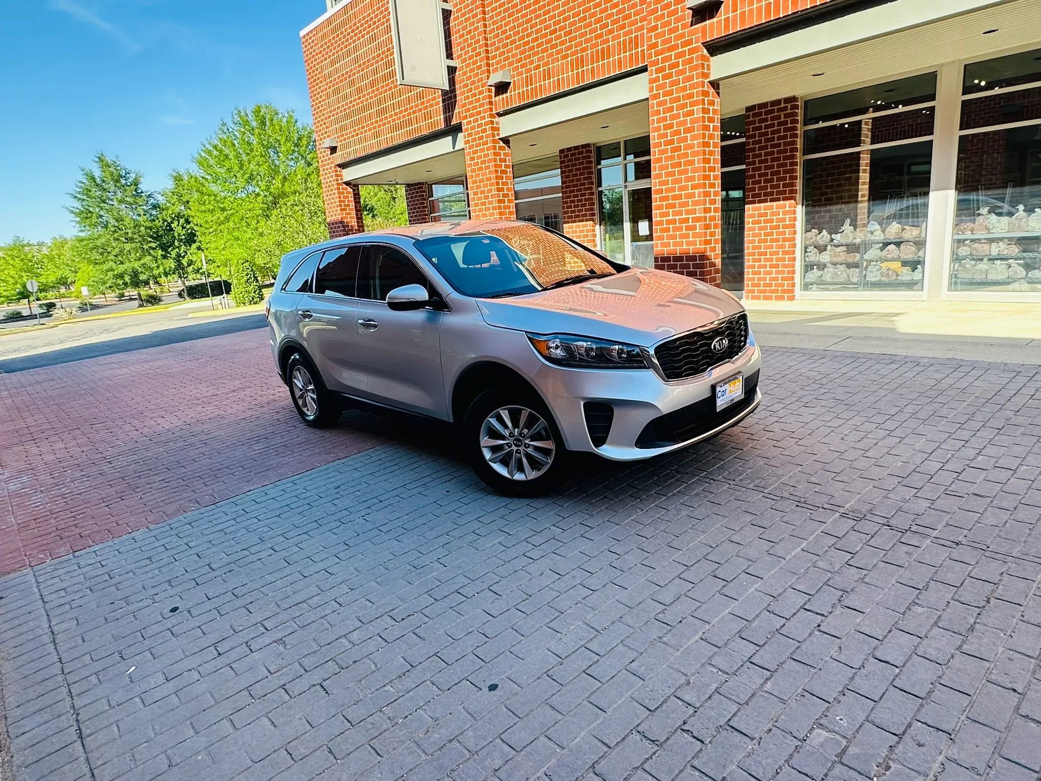 Used 2020 Kia Sorento LX FWD image 1