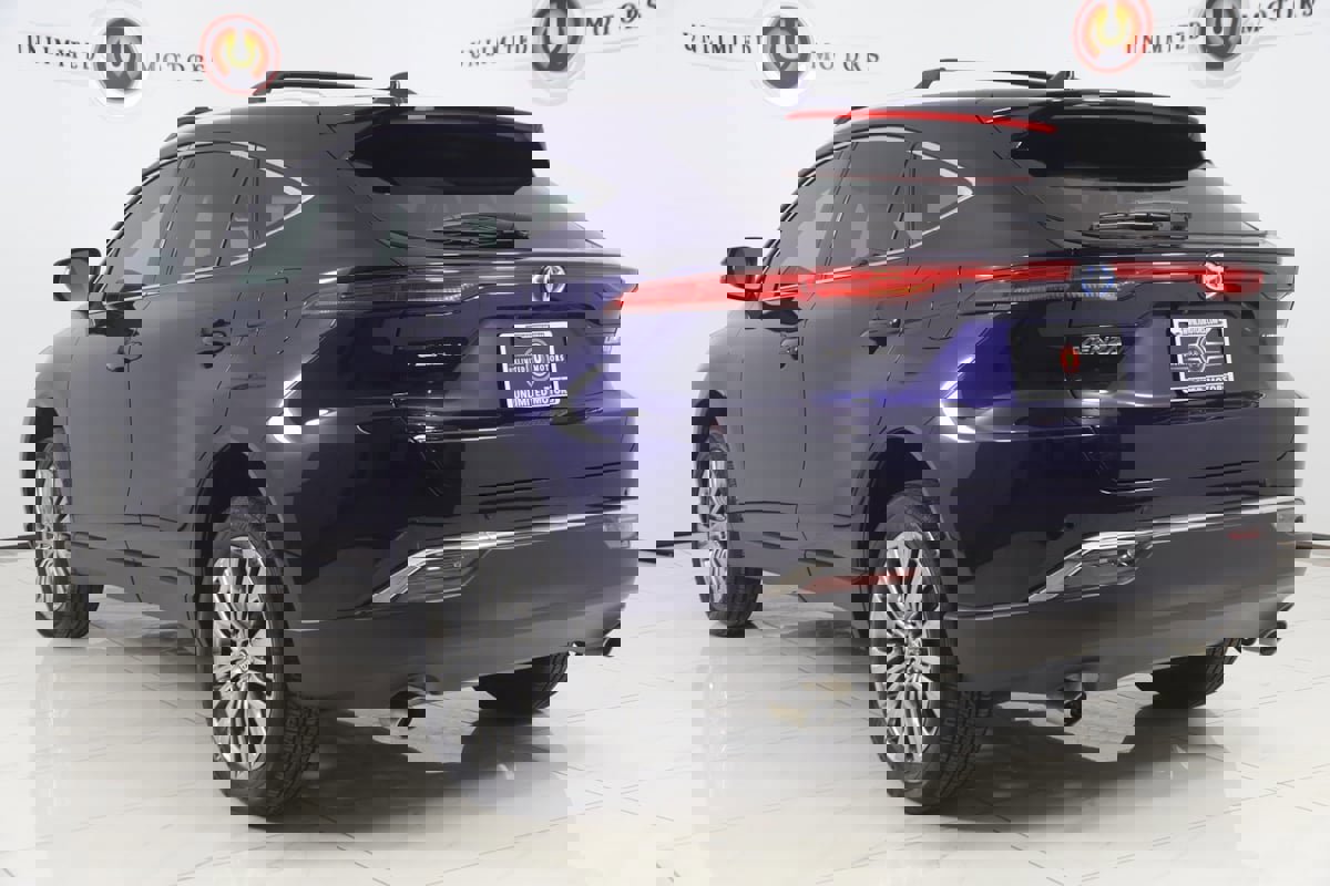 Used 2023 Toyota Venza Limited image 4