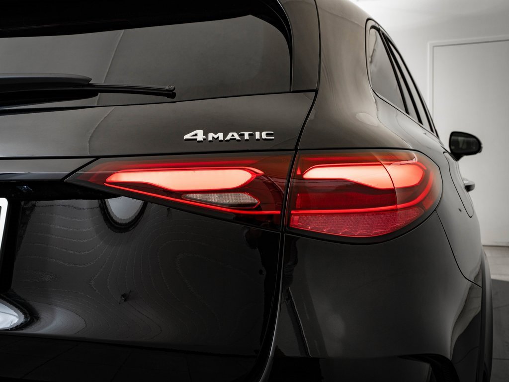 New 2026 Mercedes-Benz GLC 300 4MATIC image 9