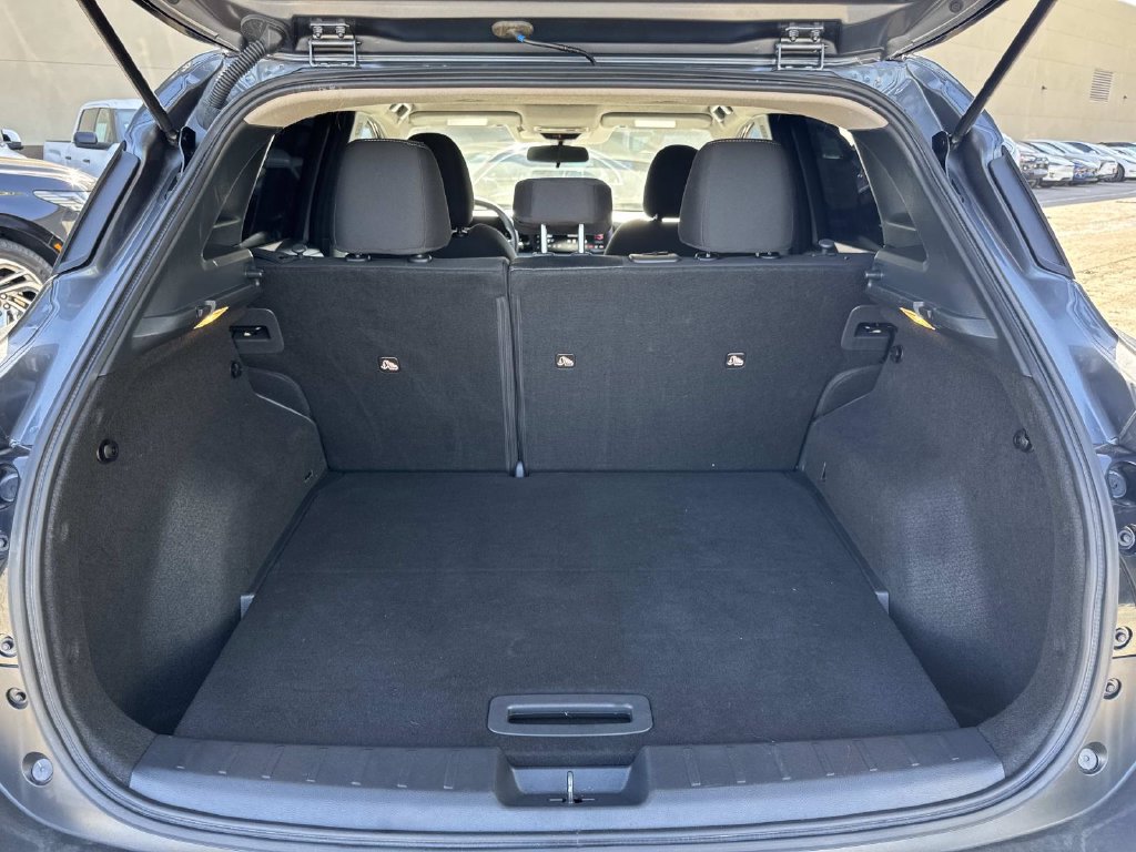 Used 2025 Nissan Kicks SV FWD image 8