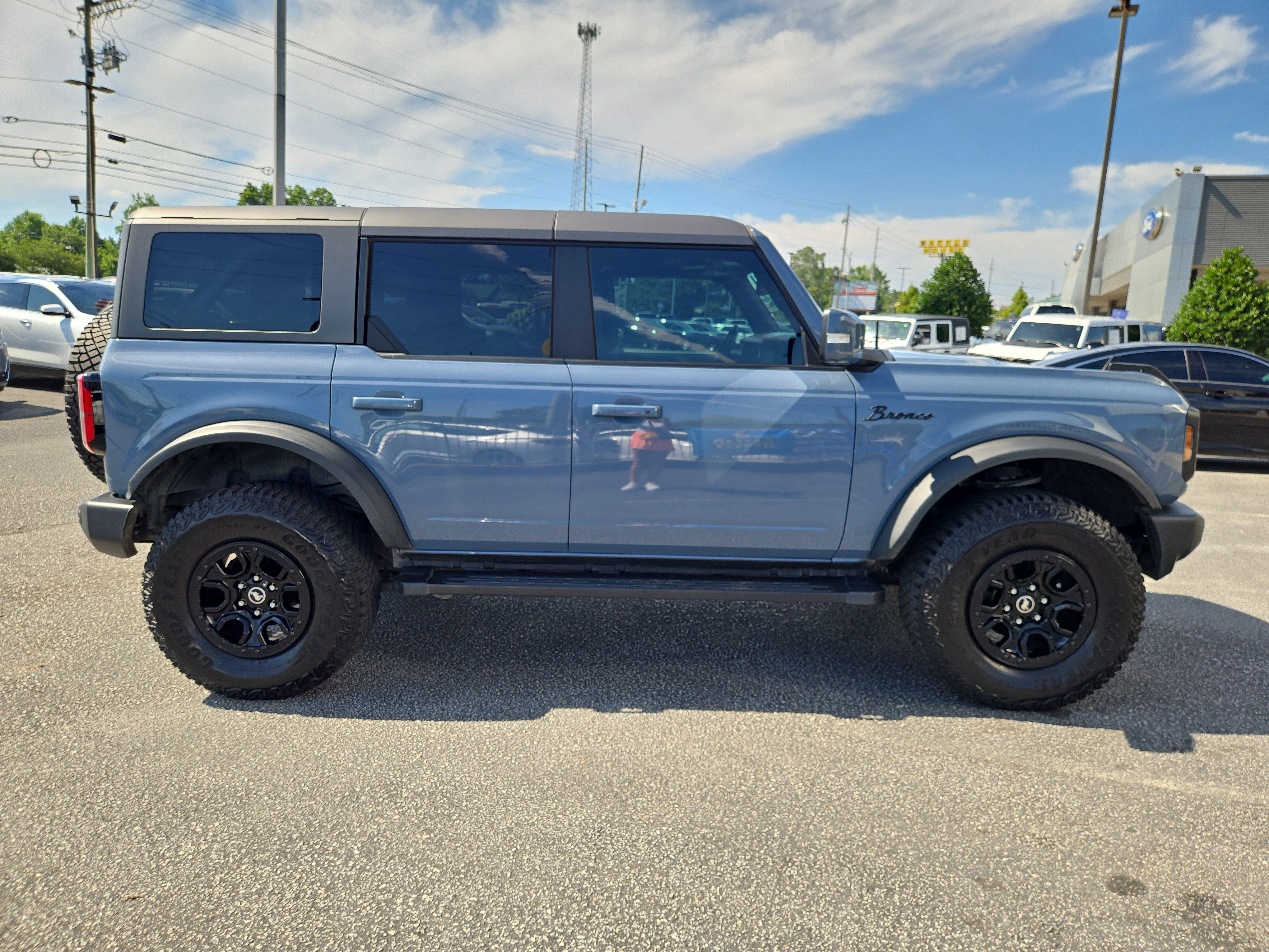 Used 2023 Ford Bronco Outer Banks w/ Sasquatch Package AWD/4WD image 6