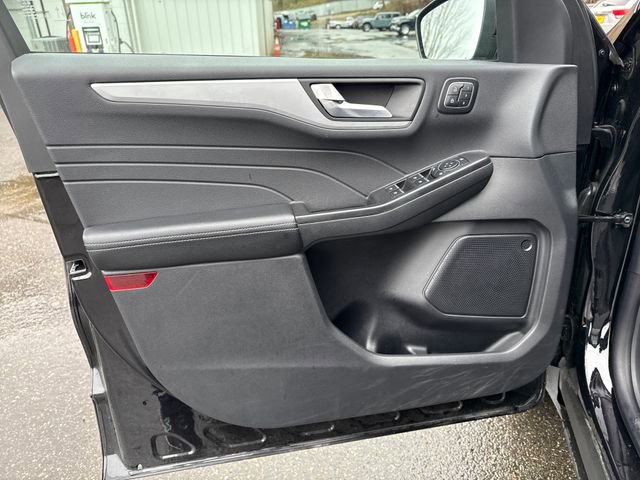 Used 2025 Ford Escape Platinum image 49