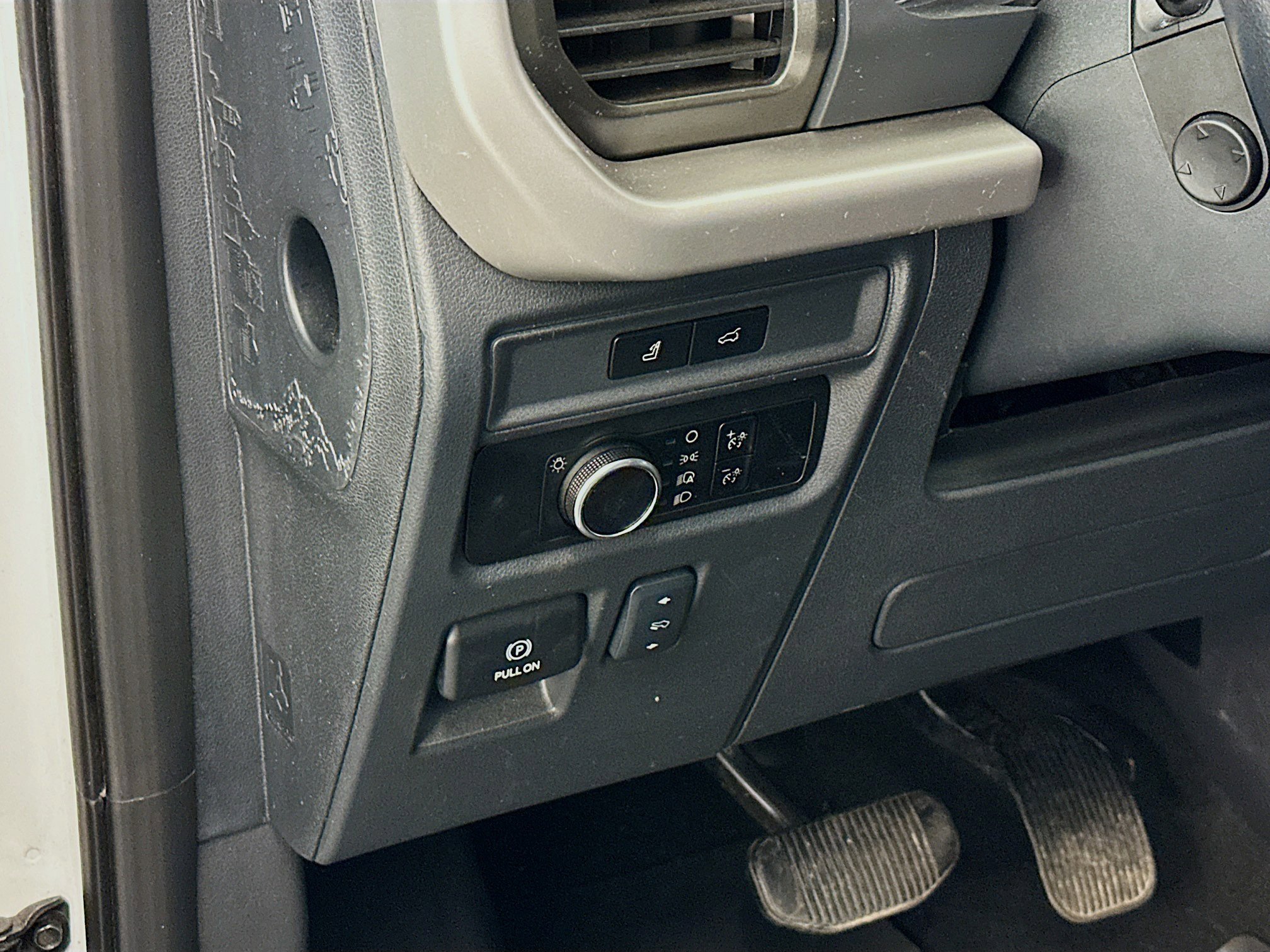 Used 2024 Ford Expedition XLT image 17