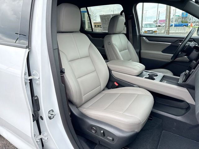 Used 2024 GMC Acadia Elevation image 26