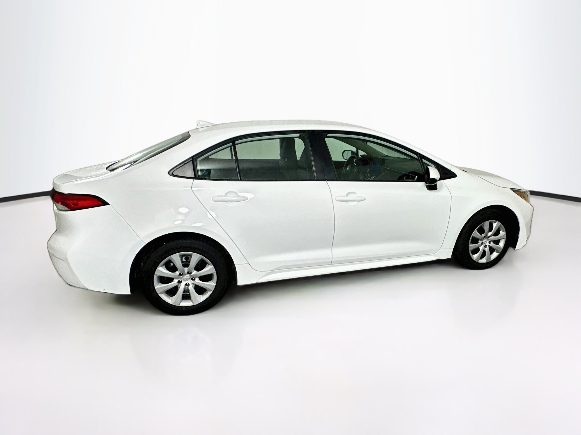 Used 2025 Toyota Corolla LE FWD image 10