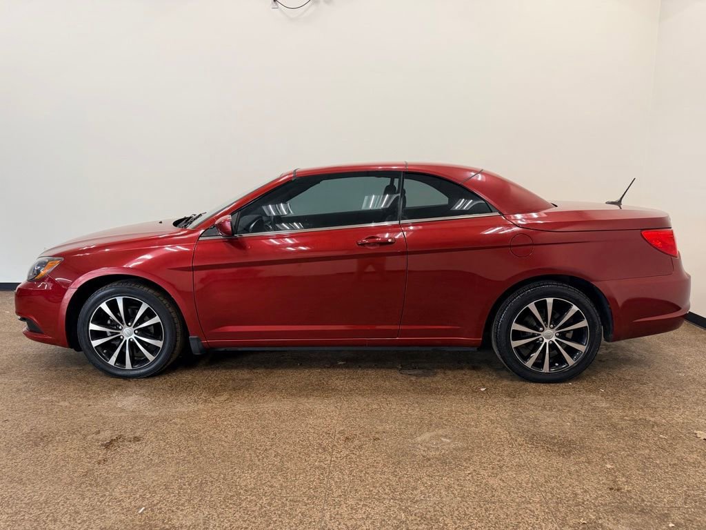 Used 2013 Chrysler 200 S FWD image 2