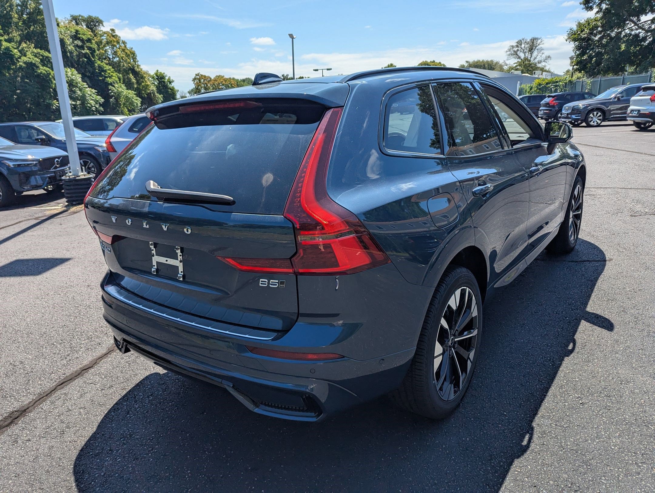 New 2026 Volvo XC60 B5 Ultra w/ Protection Package Premier image 4