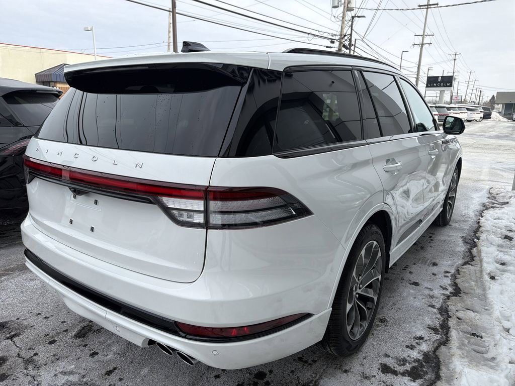 New 2026 Lincoln Aviator Premiere w/ Jet Appearance Package image 3