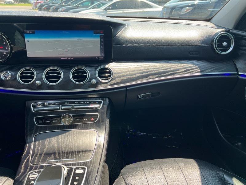 Used 2018 Mercedes-Benz E 300 4MATIC w/ Premium 2 Package (Q02) image 12