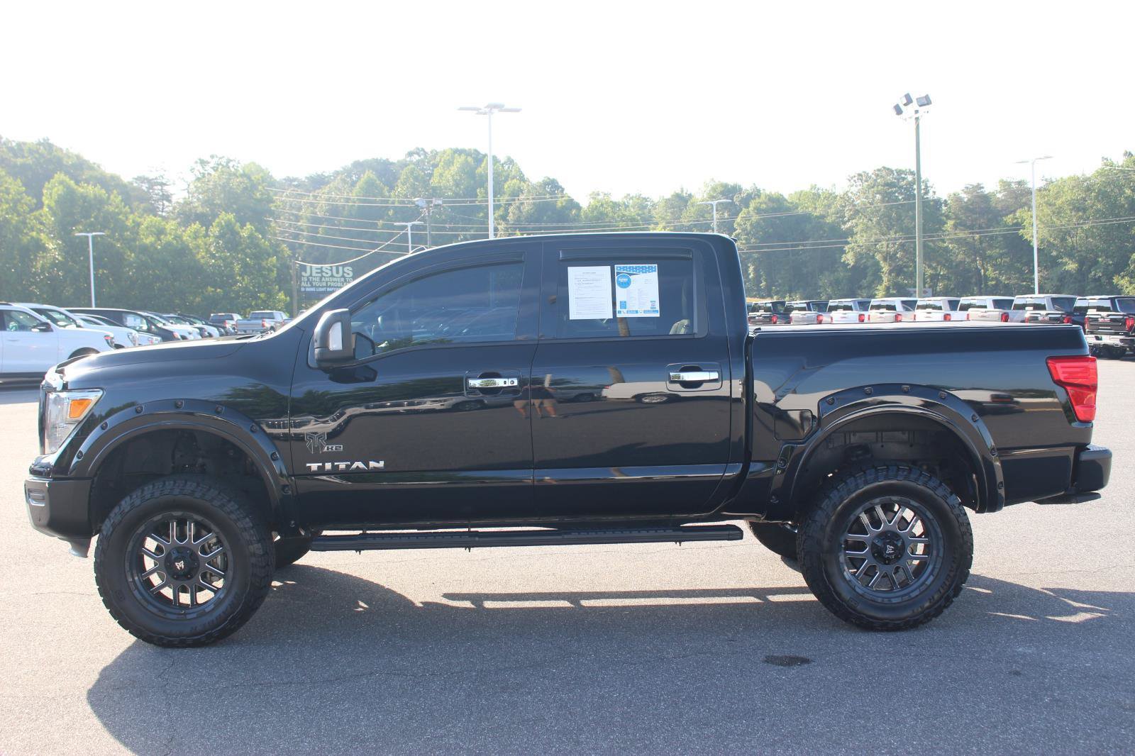 Used 2021 Nissan Titan SV w/ SV Convenience Package AWD/4WD image 4