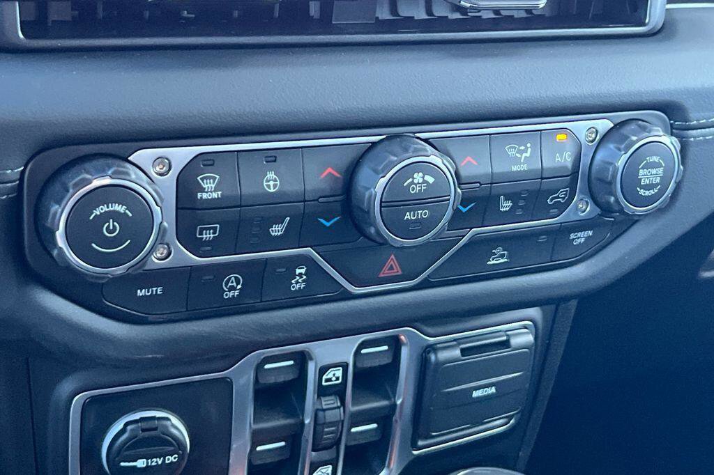 New 2026 Jeep Gladiator Sport AWD/4WD image 20
