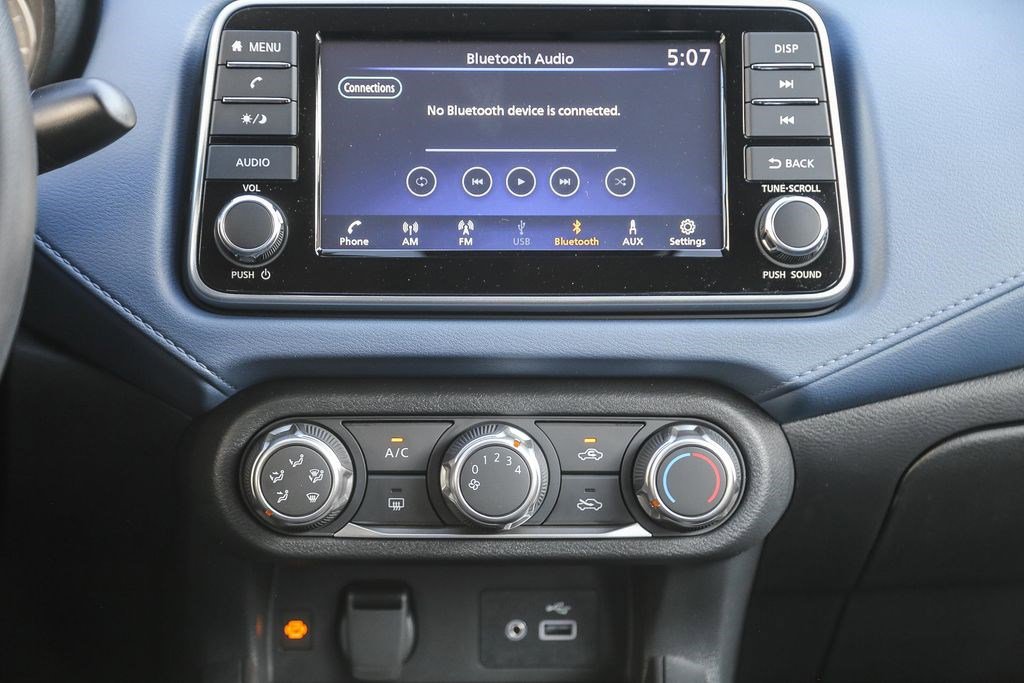 New 2025 Nissan Versa SV w/ Trunk Package FWD image 11