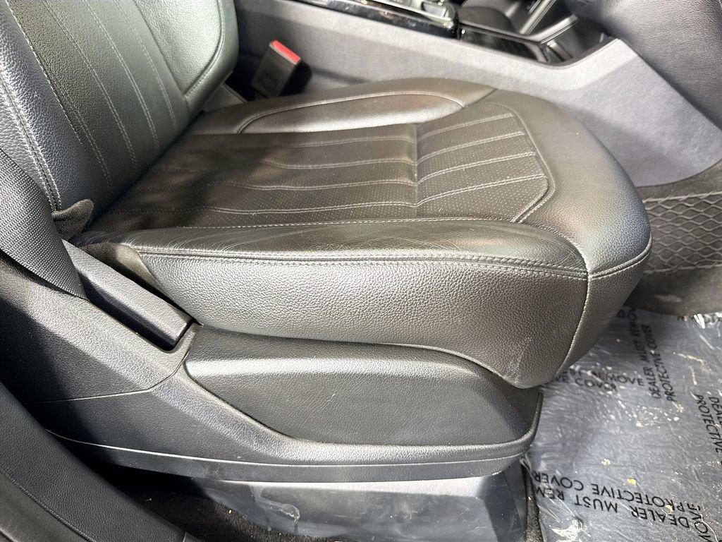 Used 2018 Mercedes-Benz GLE 350 w/ Premium 1 Package image 36