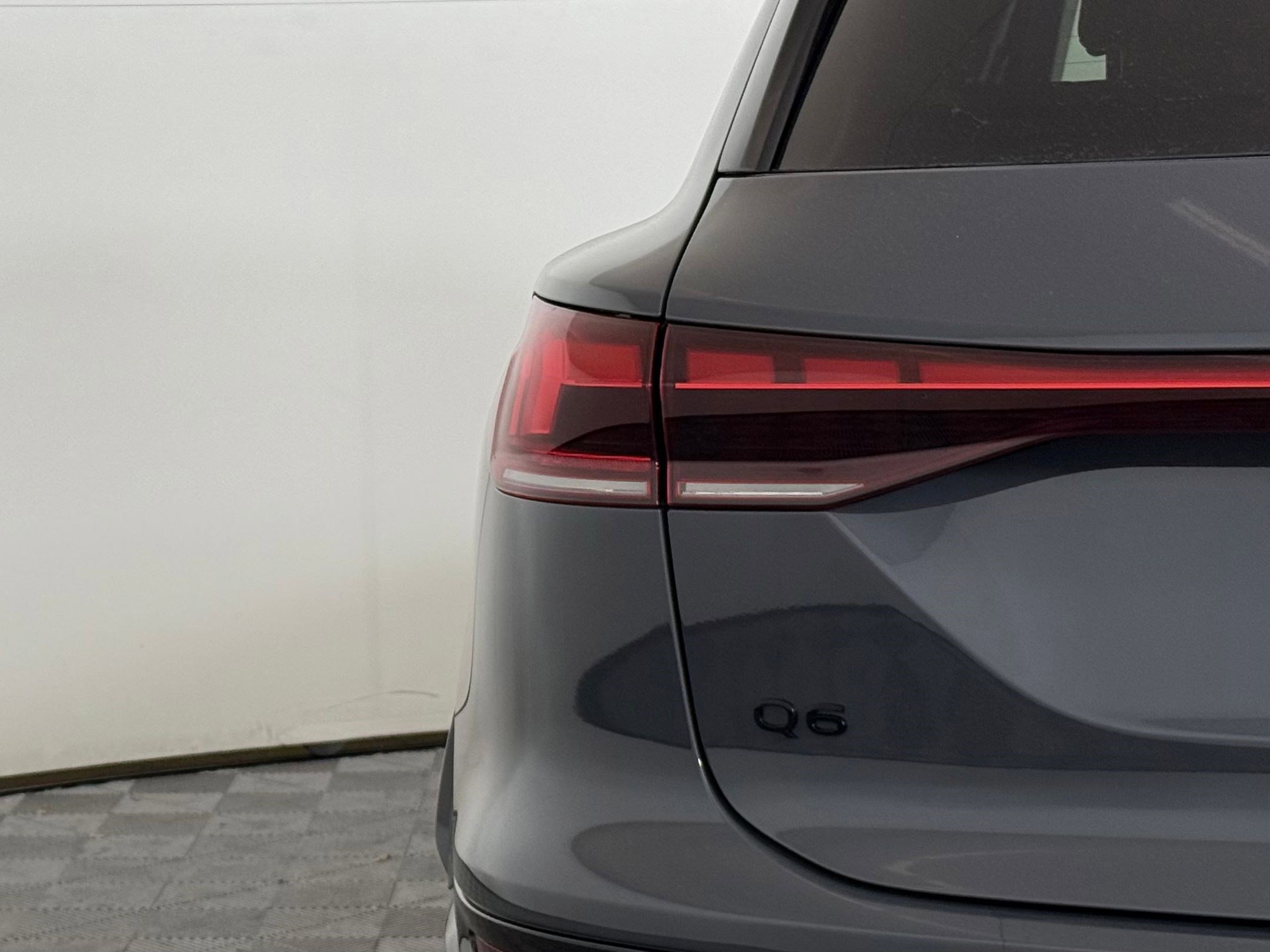 New 2025 Audi Q6 e-tron Premium Plus image 13