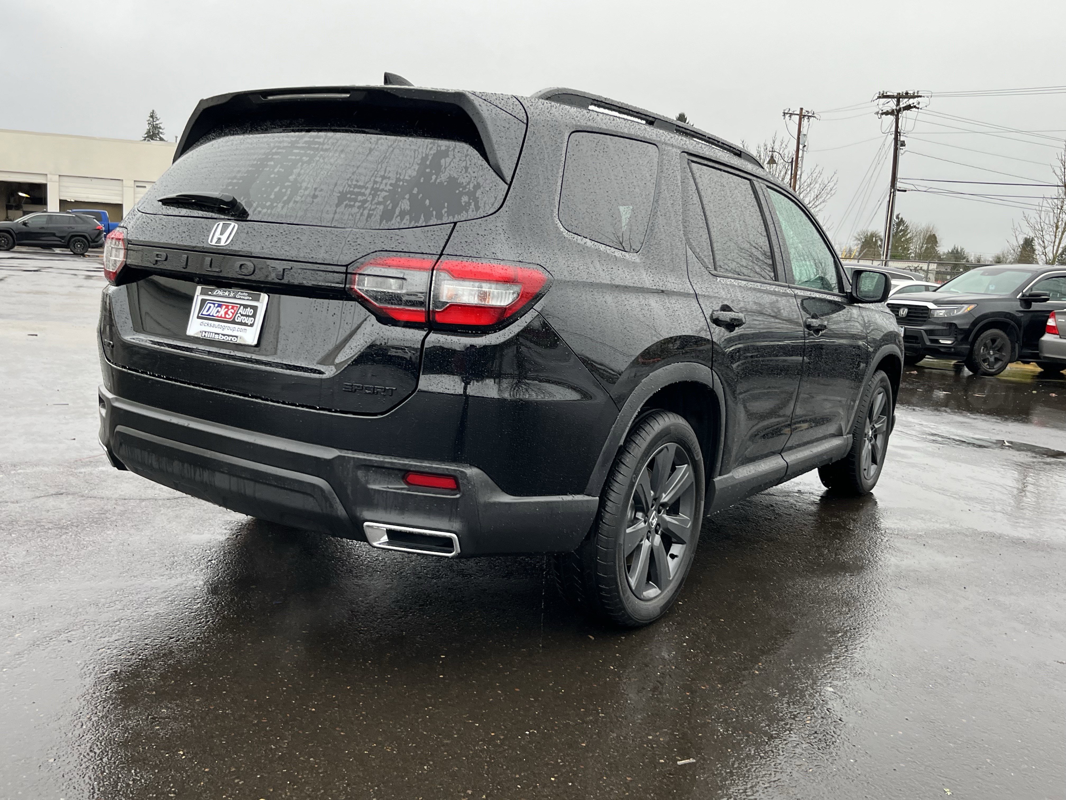 Used 2025 Honda Pilot Sport image 5