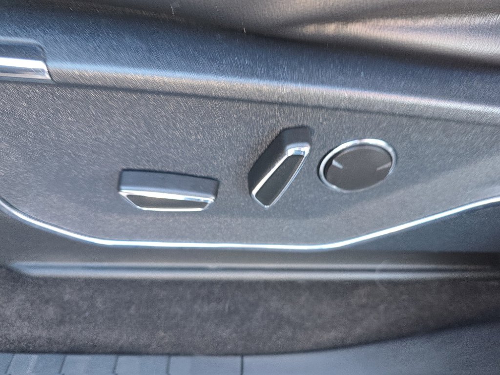 Used 2021 Ford F150 Lariat w/ Equipment Group 502A High AWD/4WD image 13