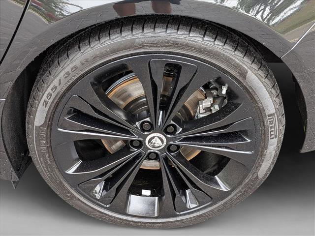 Certified 2024 Jaguar XF R-Dynamic SE image 25