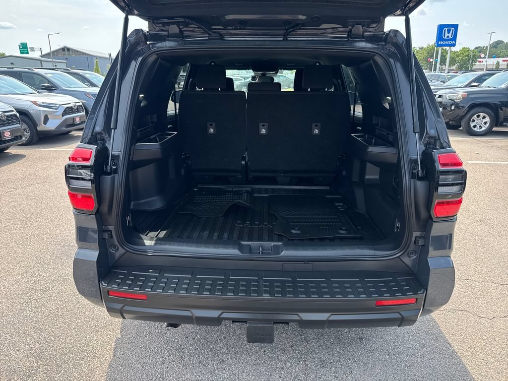 Used 2025 Toyota 4Runner SR5 AWD/4WD image 7