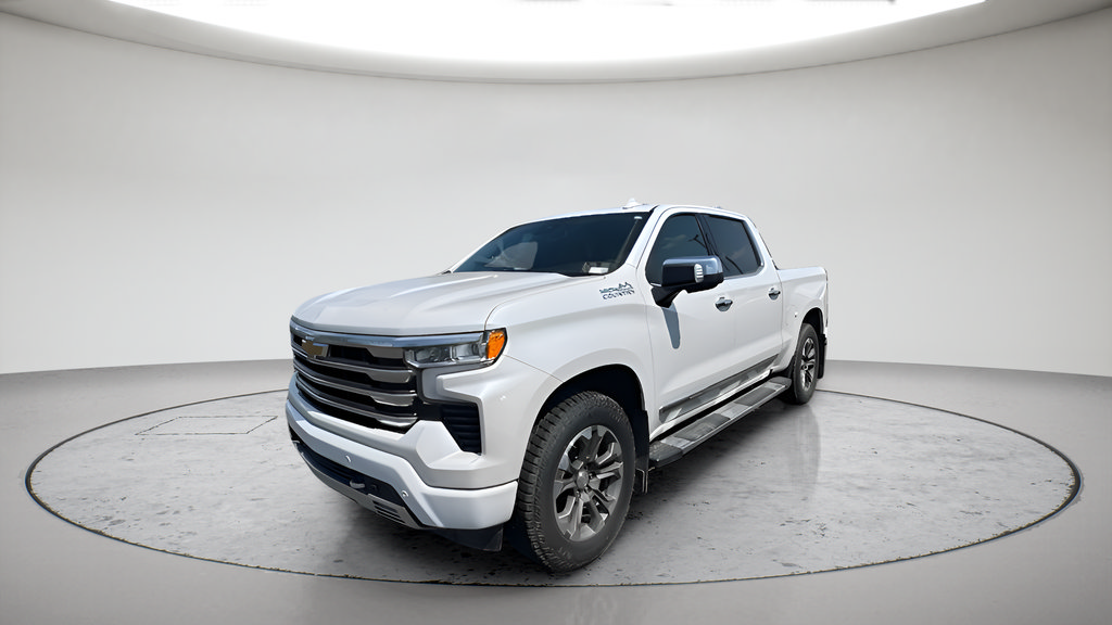 Used 2022 Chevrolet Silverado 1500 High Country w/ Z71 Off-Road Package AWD/4WD image 3